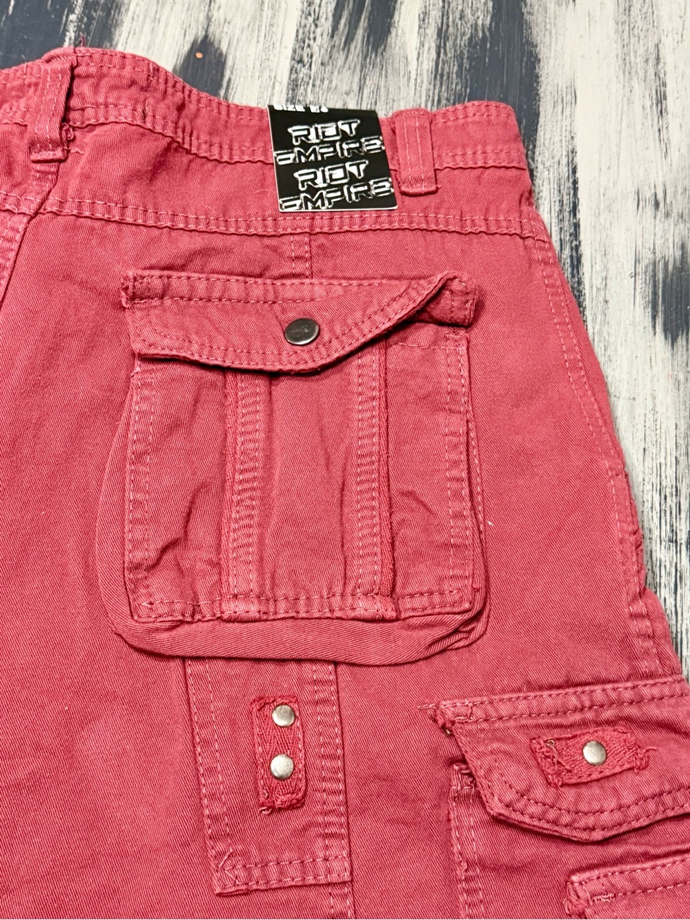 Riot Empire Men's Red Cargo Shorts Size 36 New with Tags - Picture 12 of 13
